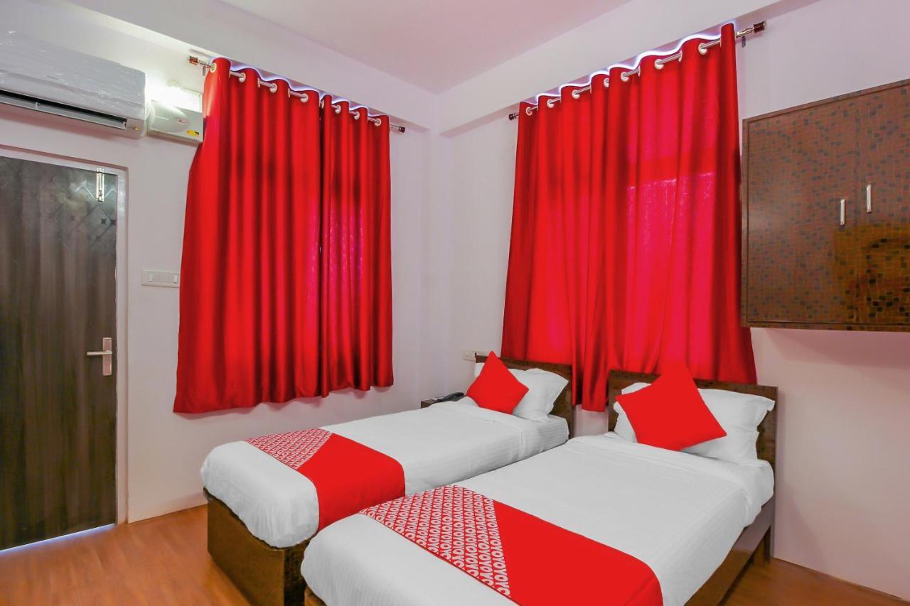 Oyo 17168 Hz Lodge Haydarabad Dış mekan fotoğraf