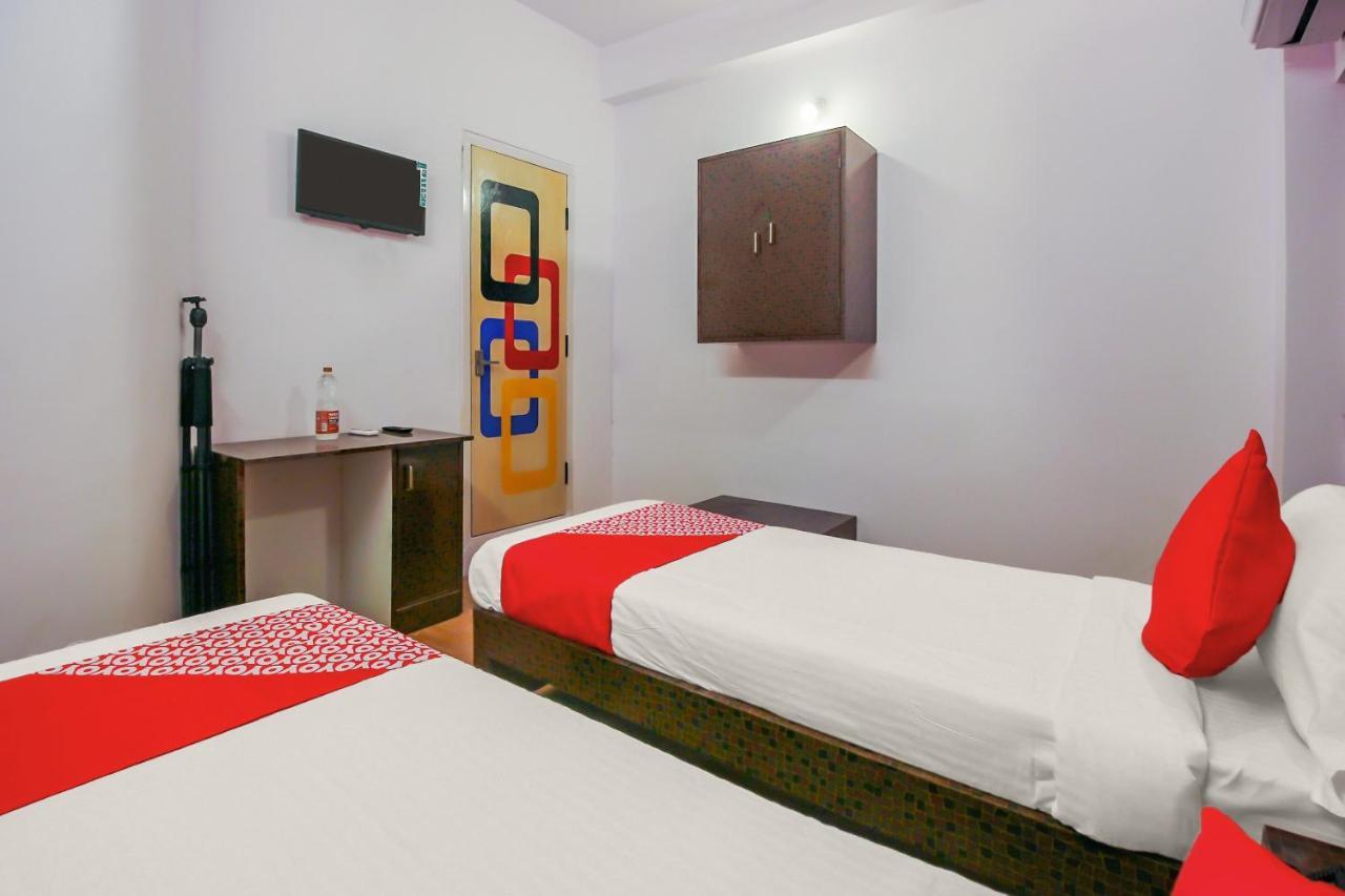 Oyo 17168 Hz Lodge Haydarabad Dış mekan fotoğraf
