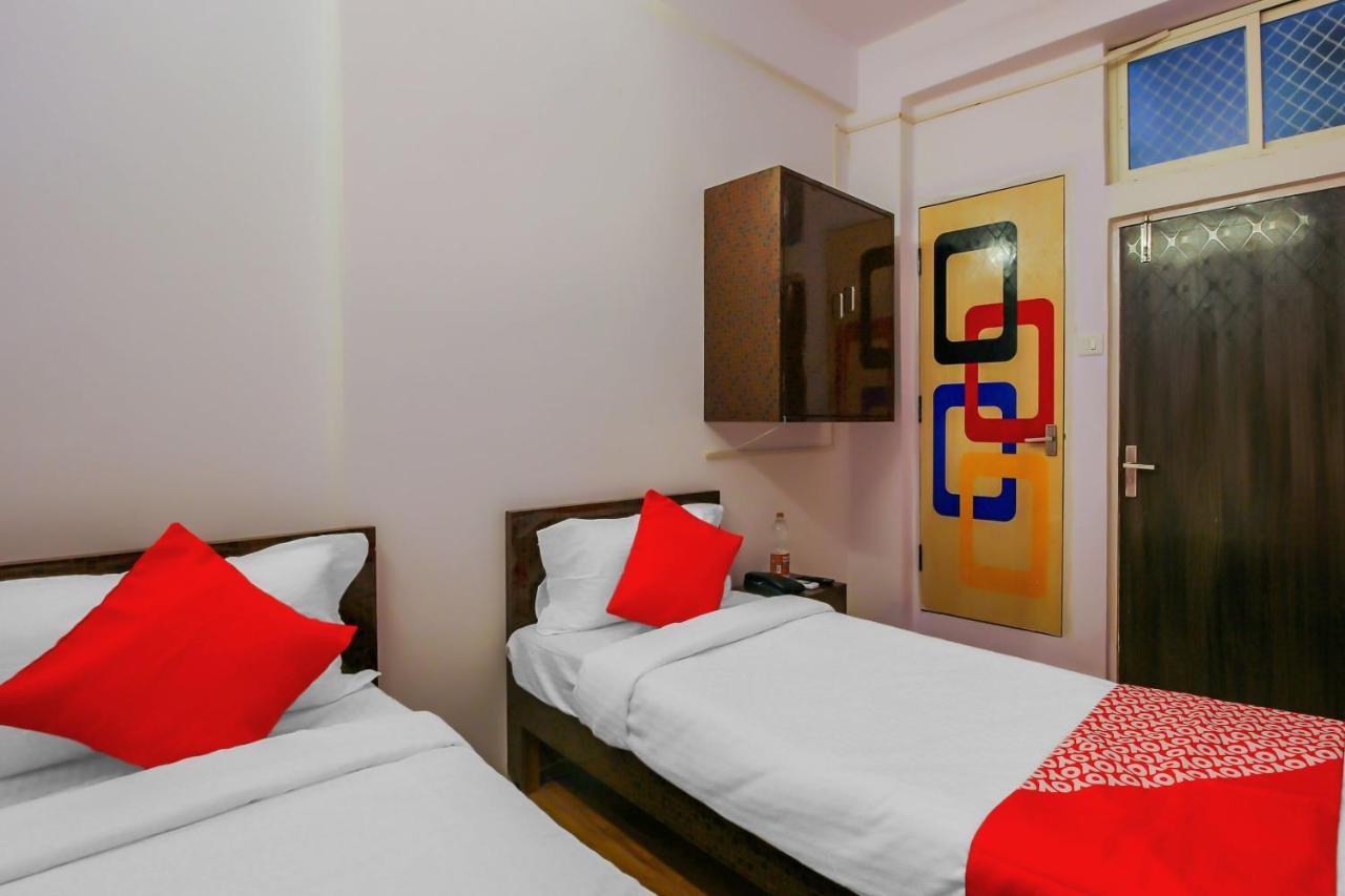 Oyo 17168 Hz Lodge Haydarabad Dış mekan fotoğraf
