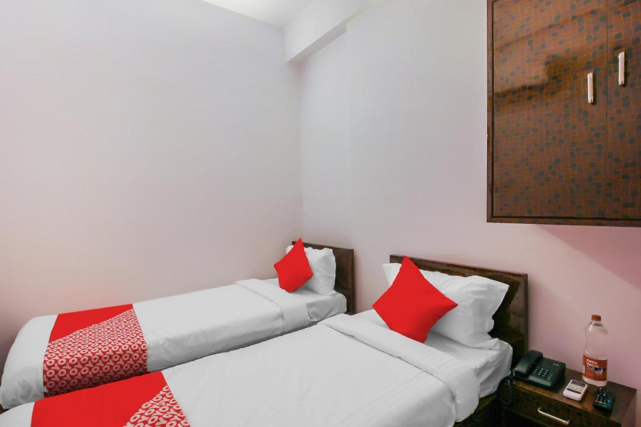 Oyo 17168 Hz Lodge Haydarabad Dış mekan fotoğraf