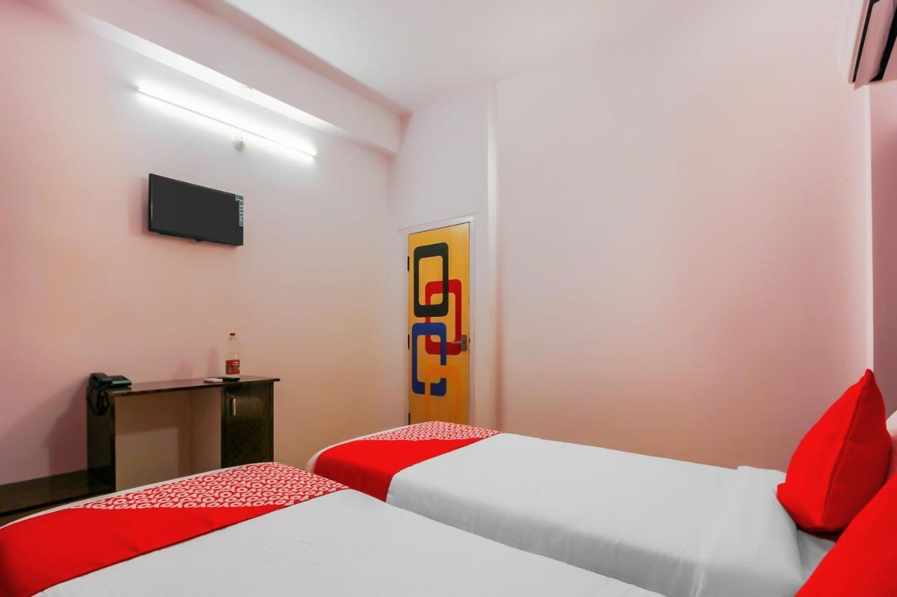 Oyo 17168 Hz Lodge Haydarabad Dış mekan fotoğraf