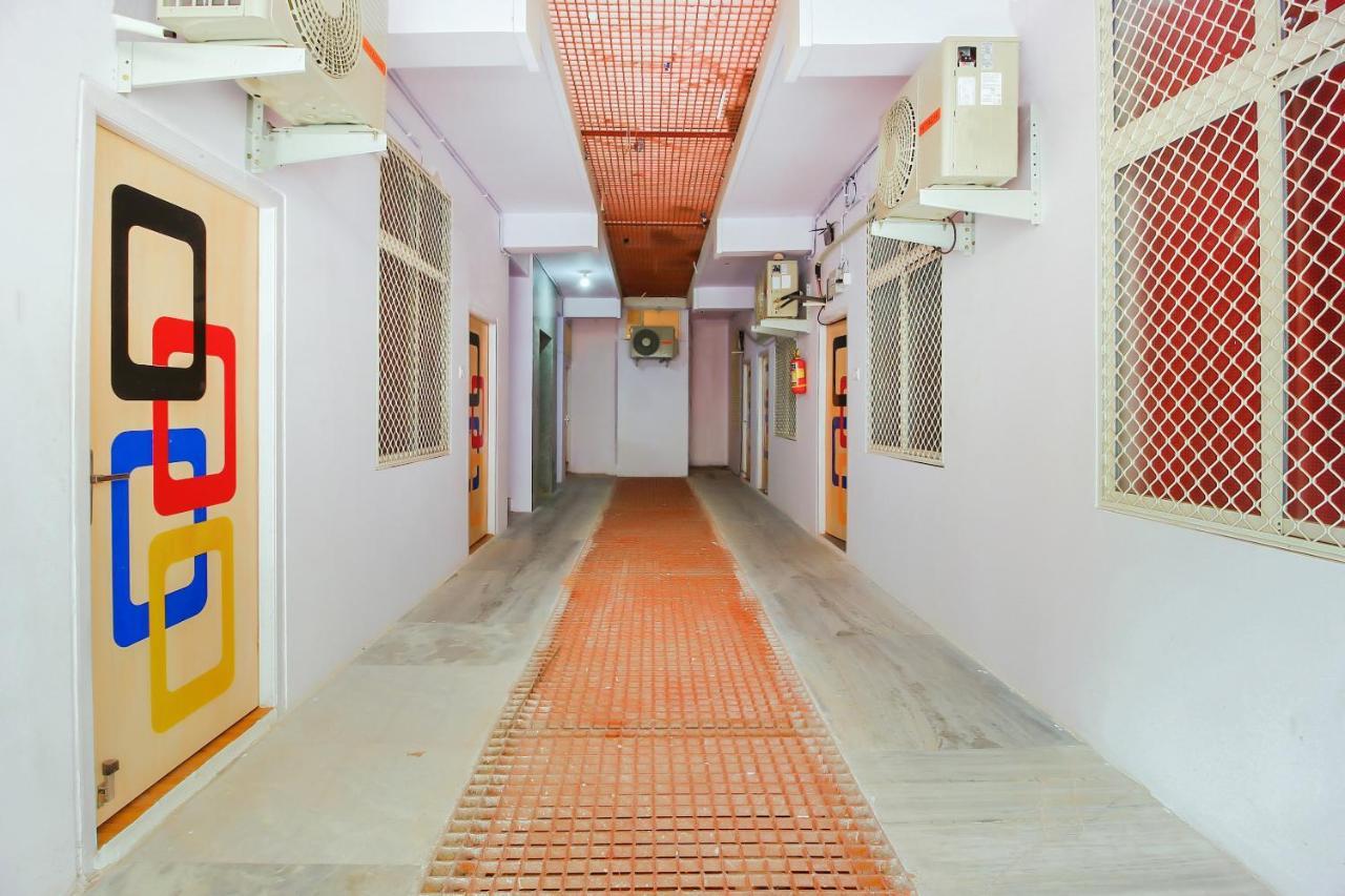 Oyo 17168 Hz Lodge Haydarabad Dış mekan fotoğraf